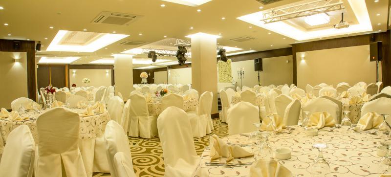 โรงแรมเธาแซนด์ ไนท์ อัมมาน ภายนอก รูปภาพ A wedding reception